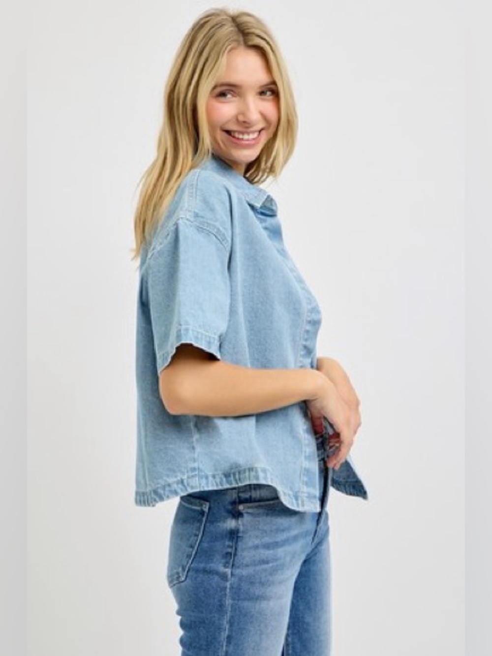 RISEN Oversized Half Sleeve Cropped Shirt – Light Blue🛍️ - Picture 4 of 4